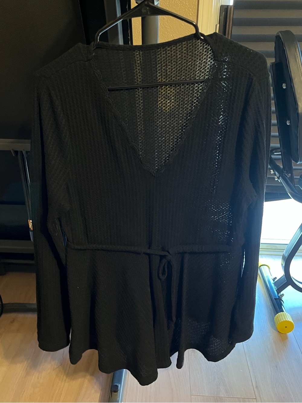 SHEIN Black V-Neck Tie-Waist Knit Tunic